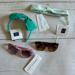 4 piece Janie and Jack accessories